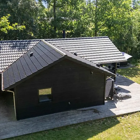 Large With Hot Tub By Lyng