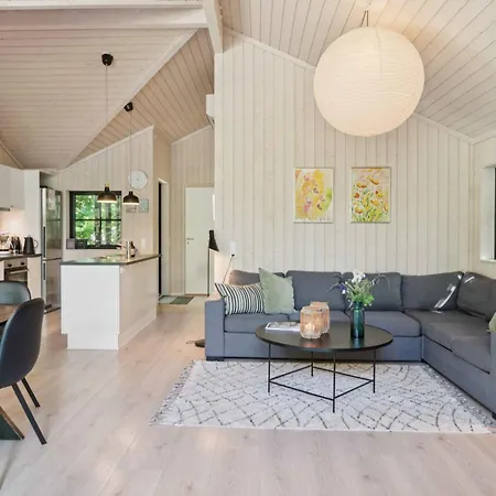 Large With Hot Tub By Lyng Dom wakacyjny *